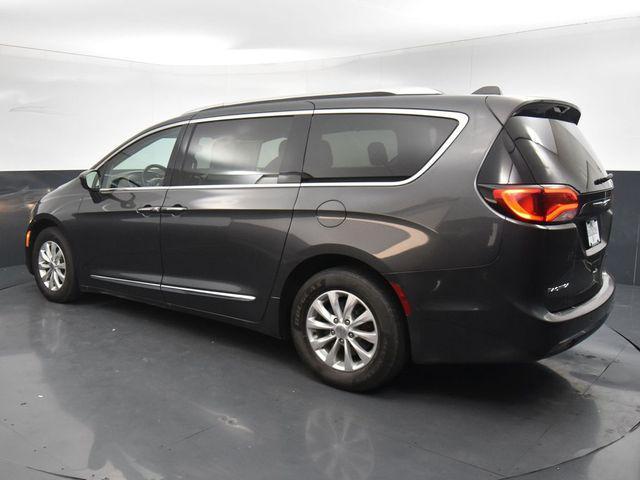 used 2018 Chrysler Pacifica car, priced at $10,191