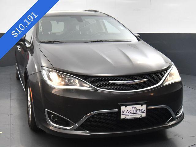 used 2018 Chrysler Pacifica car, priced at $10,191