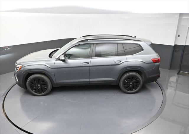 new 2025 Volkswagen Atlas car, priced at $43,616
