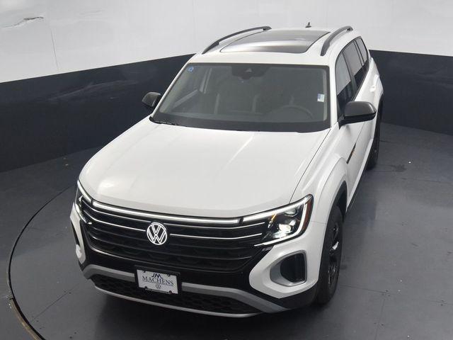 new 2024 Volkswagen Atlas car, priced at $44,623