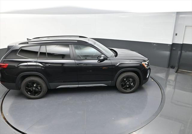 new 2025 Volkswagen Atlas car, priced at $46,577