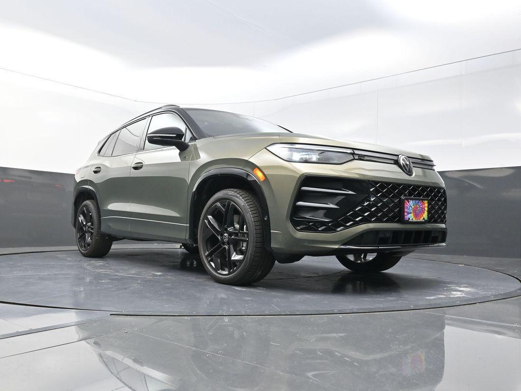 new 2025 Volkswagen Tiguan car, priced at $39,476