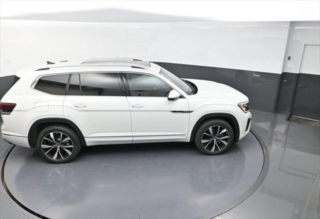 new 2025 Volkswagen Atlas car, priced at $53,348