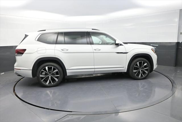 new 2025 Volkswagen Atlas car, priced at $53,348