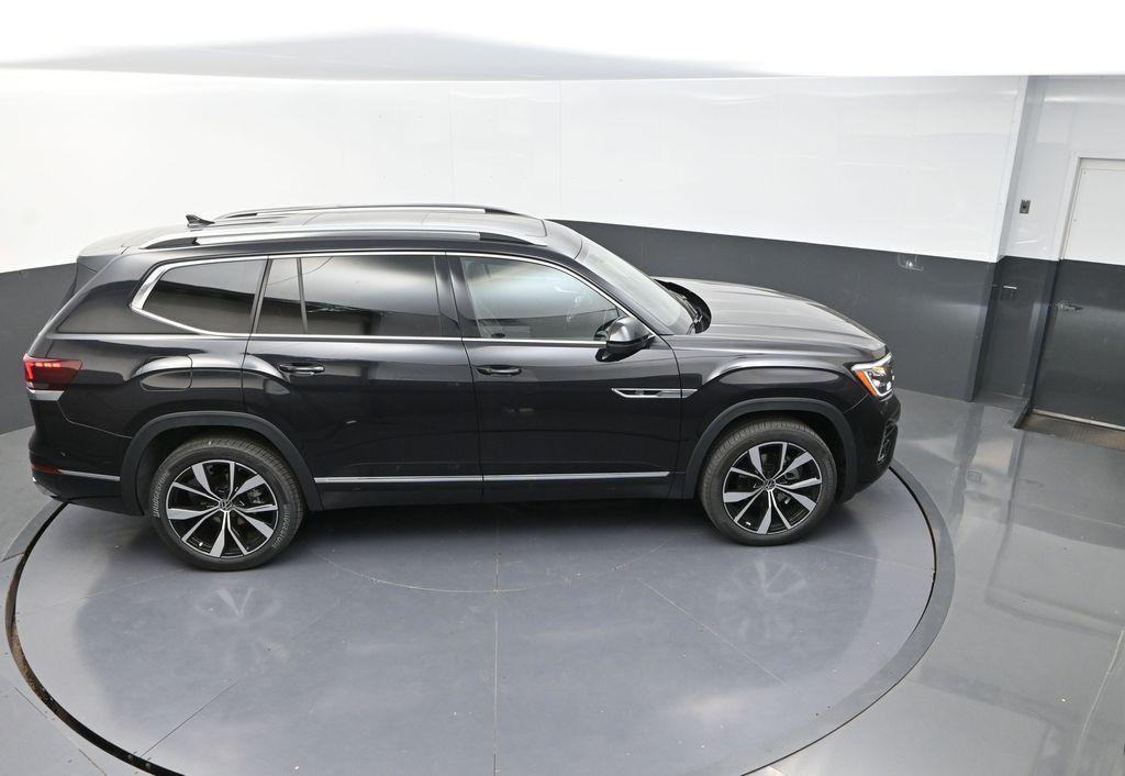 new 2025 Volkswagen Atlas car, priced at $50,411