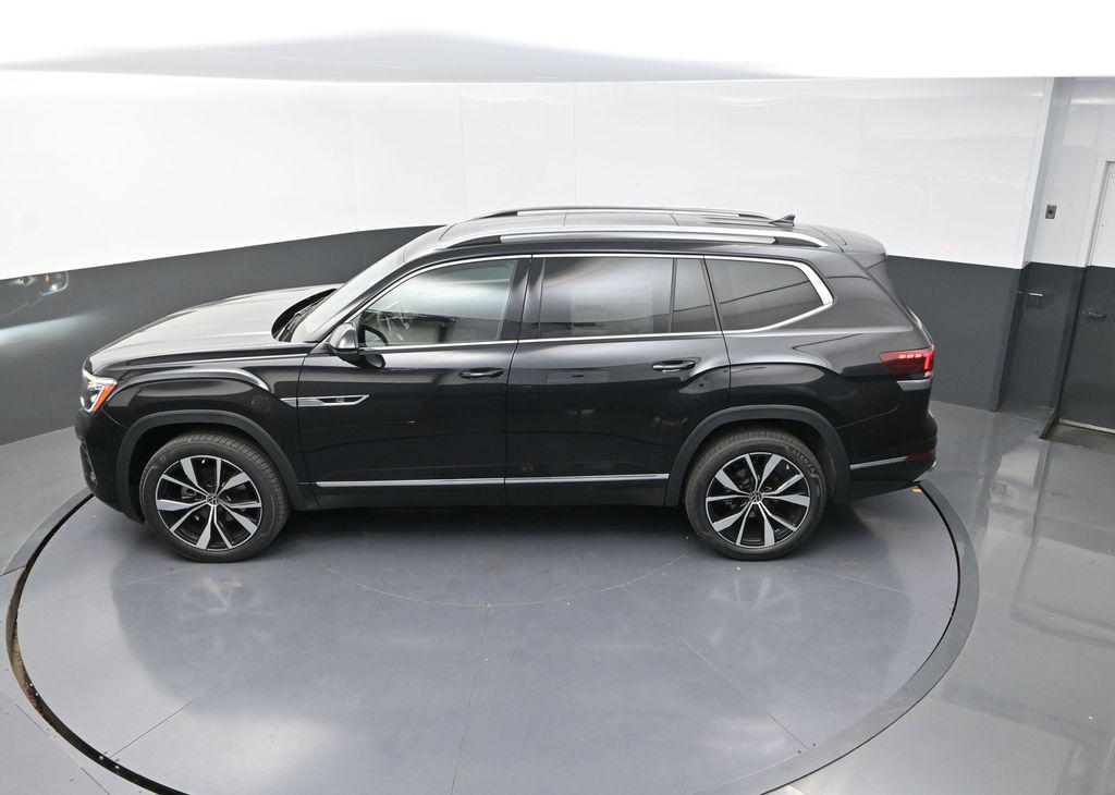 new 2025 Volkswagen Atlas car, priced at $50,411