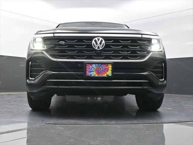 new 2025 Volkswagen Atlas car, priced at $52,911