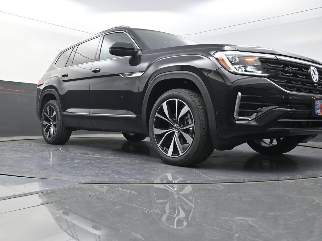 new 2025 Volkswagen Atlas car, priced at $50,411
