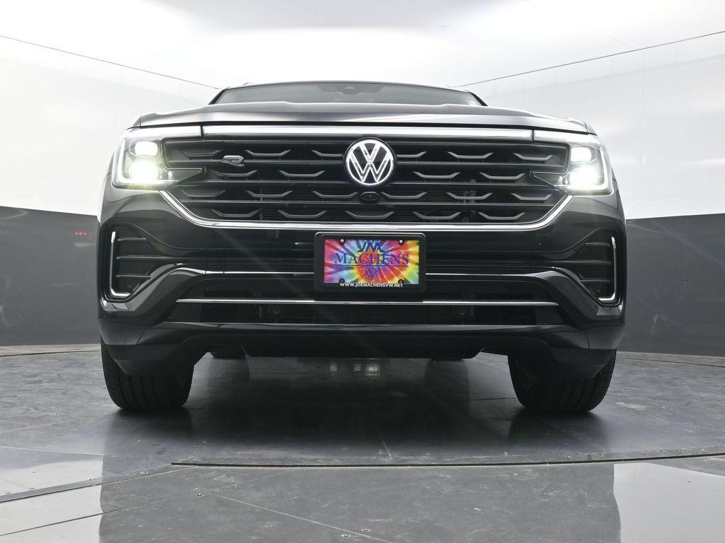 new 2025 Volkswagen Atlas car, priced at $50,411