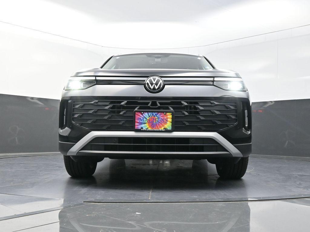 new 2025 Volkswagen Tiguan car, priced at $36,676