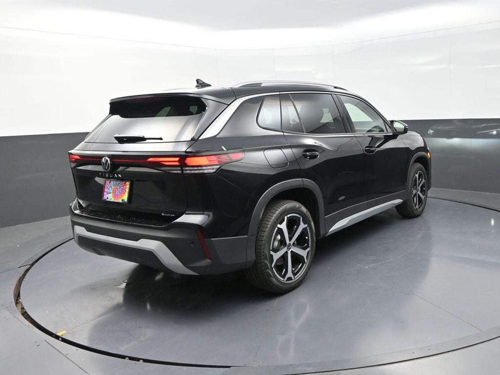 new 2025 Volkswagen Tiguan car, priced at $36,676