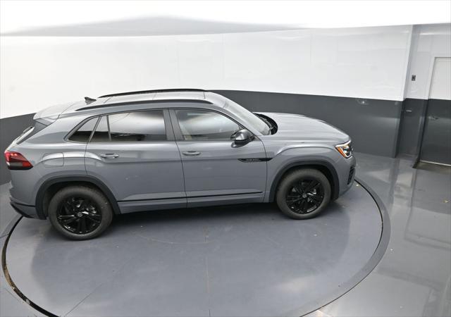 new 2025 Volkswagen Atlas Cross Sport car, priced at $48,062