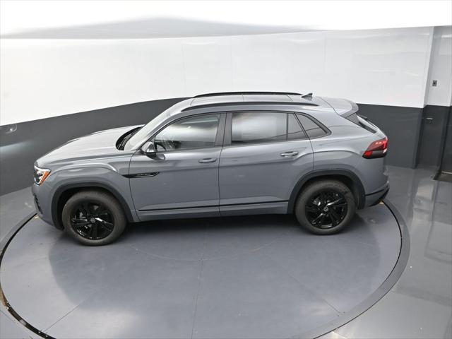 new 2025 Volkswagen Atlas Cross Sport car, priced at $48,062