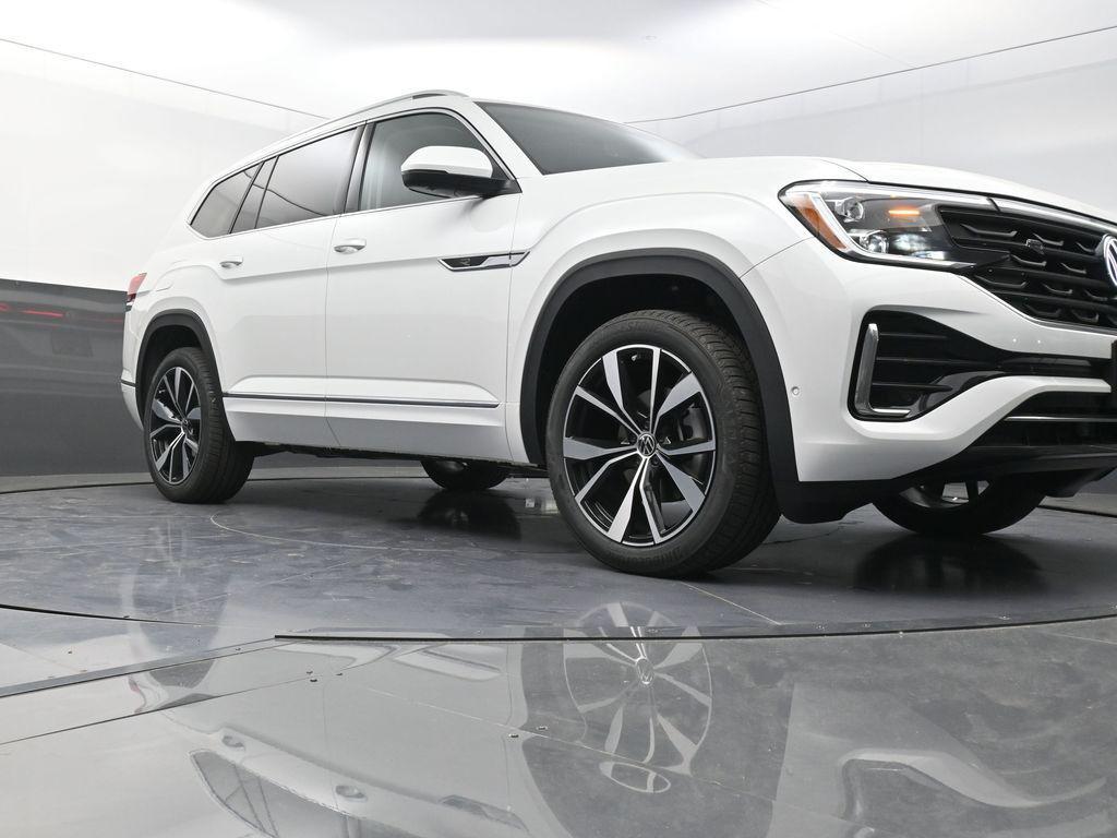 new 2025 Volkswagen Atlas car, priced at $50,848