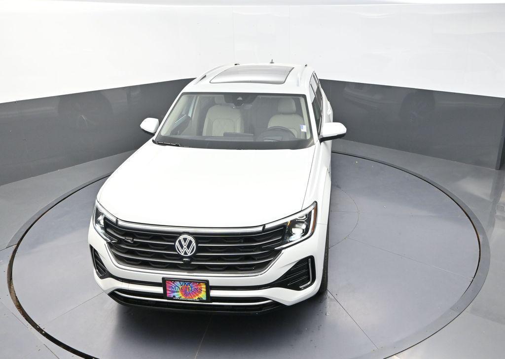 new 2025 Volkswagen Atlas car, priced at $50,848