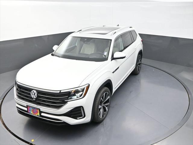 new 2025 Volkswagen Atlas car, priced at $52,348