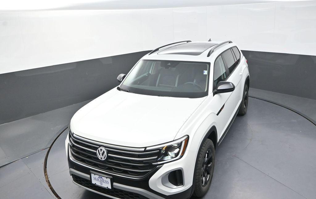 new 2026 Volkswagen Atlas car, priced at $48,362