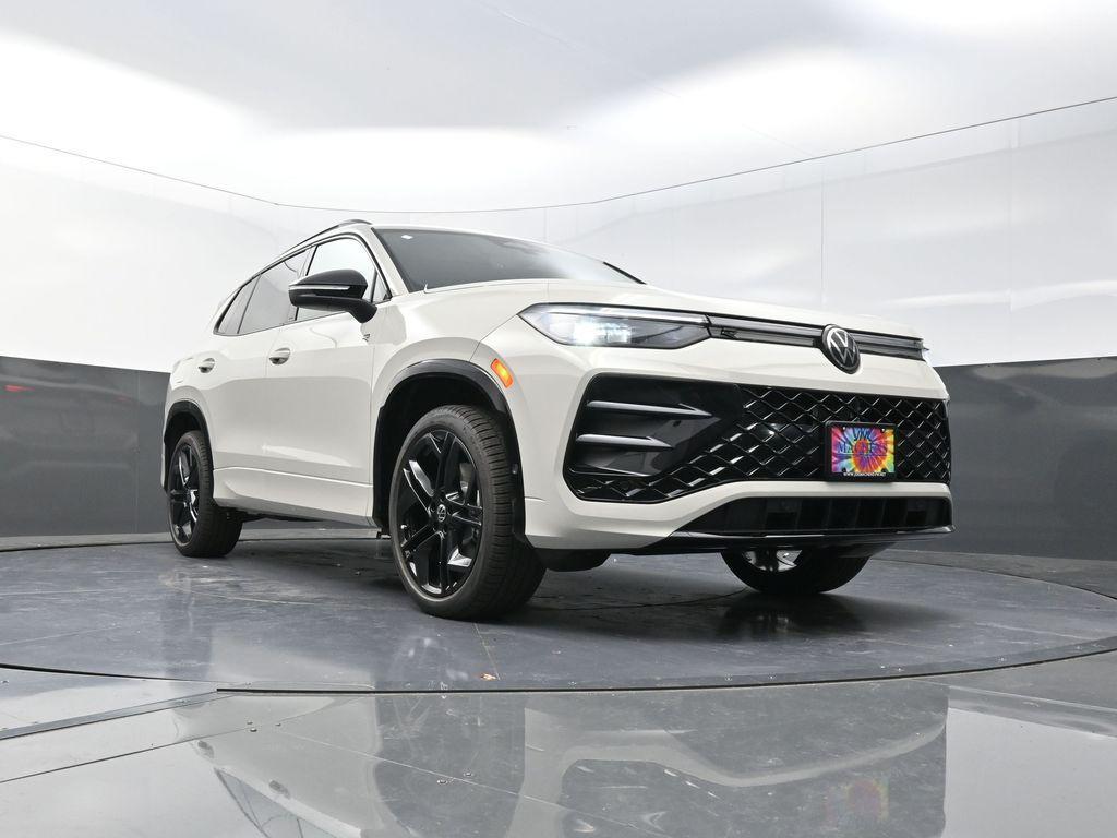 new 2025 Volkswagen Tiguan car, priced at $38,626