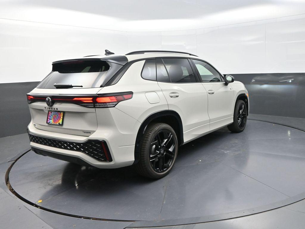 new 2025 Volkswagen Tiguan car, priced at $38,626