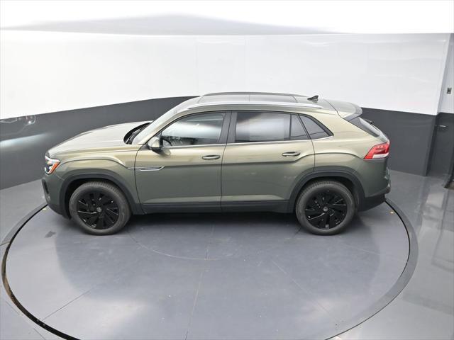 new 2025 Volkswagen Atlas Cross Sport car, priced at $45,026