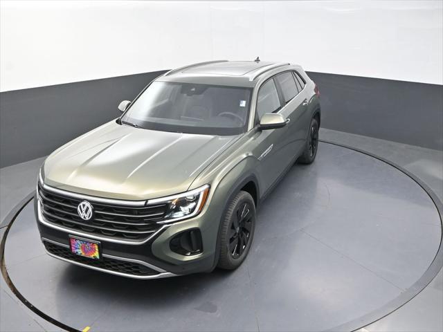 new 2025 Volkswagen Atlas Cross Sport car, priced at $45,026