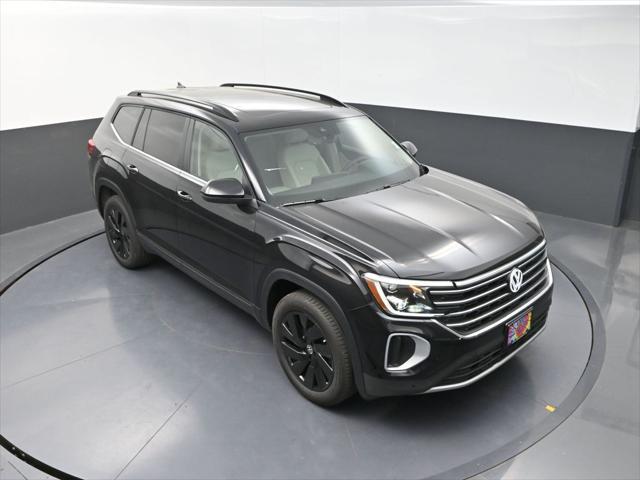 new 2025 Volkswagen Atlas car, priced at $45,073