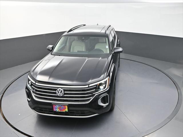new 2025 Volkswagen Atlas car, priced at $45,073