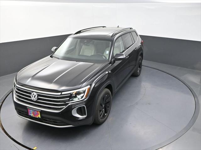 new 2025 Volkswagen Atlas car, priced at $45,073