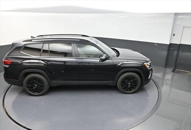 new 2025 Volkswagen Atlas car, priced at $45,073