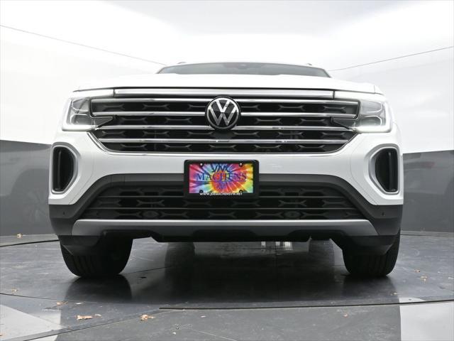 new 2025 Volkswagen Atlas car, priced at $44,561