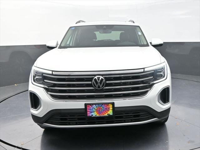 new 2025 Volkswagen Atlas car, priced at $44,561