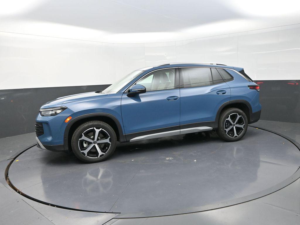 new 2025 Volkswagen Tiguan car, priced at $35,697