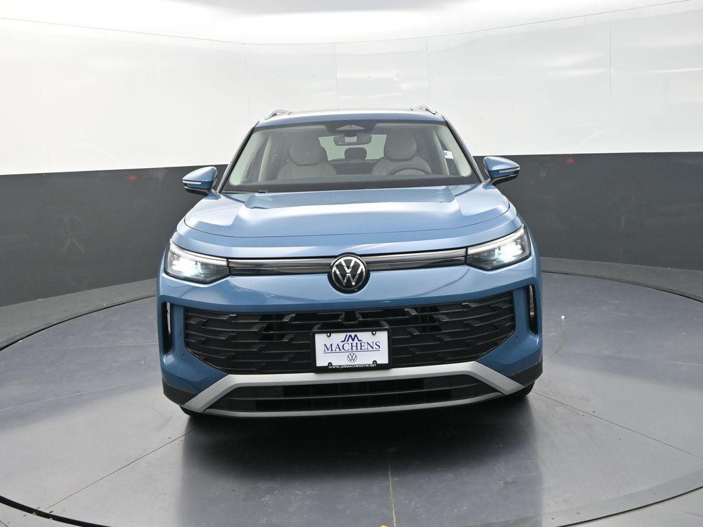 new 2025 Volkswagen Tiguan car, priced at $35,697