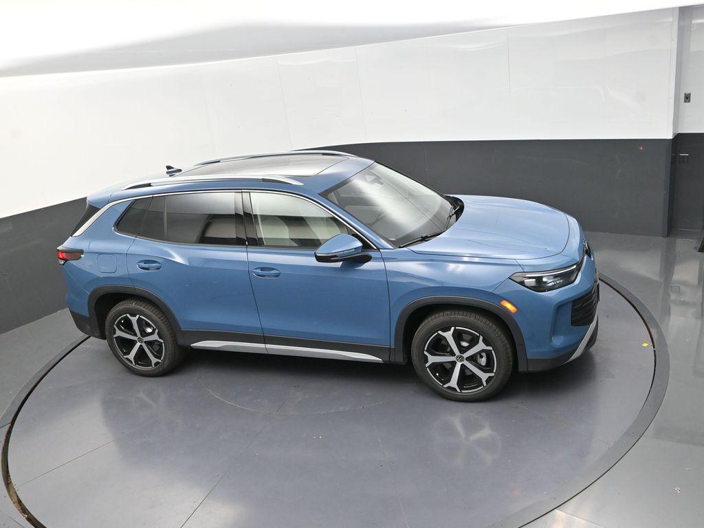 new 2025 Volkswagen Tiguan car, priced at $35,697