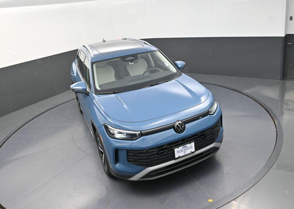 new 2025 Volkswagen Tiguan car, priced at $35,697