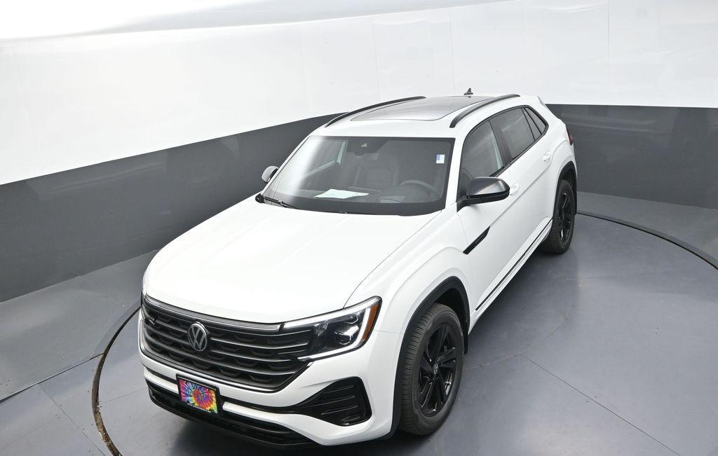 new 2026 Volkswagen Atlas Cross Sport car, priced at $51,446