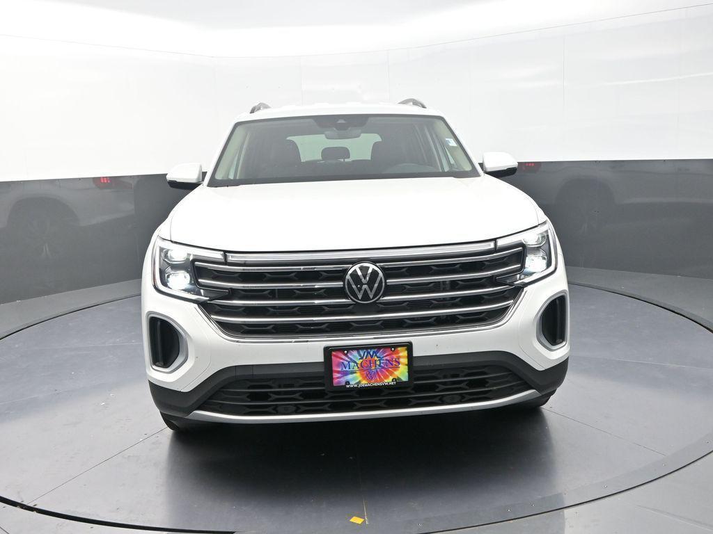 new 2026 Volkswagen Atlas car, priced at $41,682