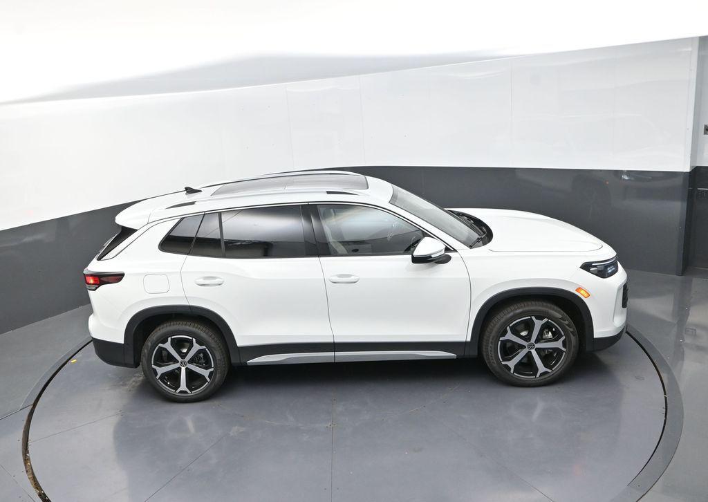 new 2025 Volkswagen Tiguan car, priced at $36,676