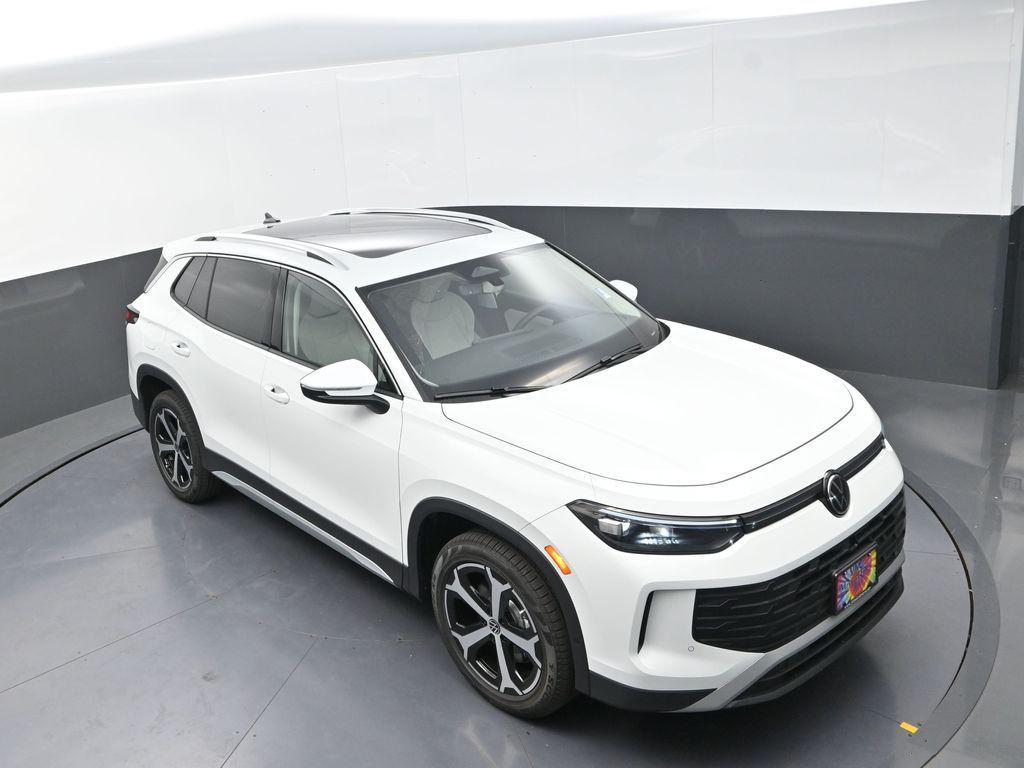 new 2025 Volkswagen Tiguan car, priced at $36,676