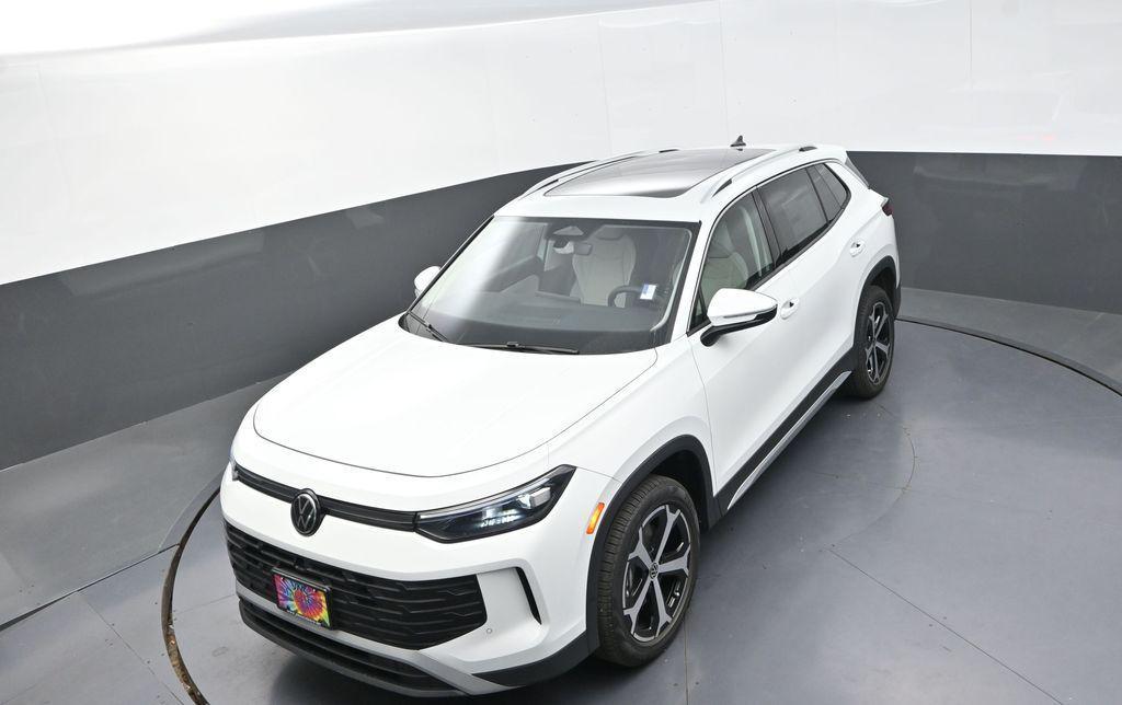 new 2025 Volkswagen Tiguan car, priced at $36,676