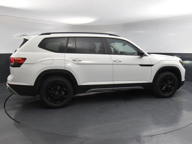 new 2024 Volkswagen Atlas car, priced at $49,441