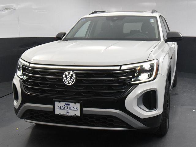 new 2024 Volkswagen Atlas car, priced at $49,441