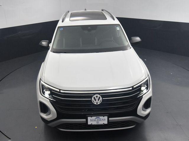 new 2024 Volkswagen Atlas car, priced at $49,441