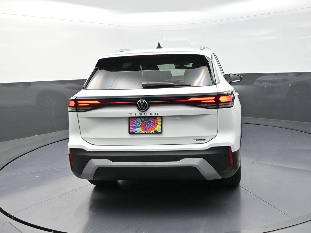 new 2025 Volkswagen Tiguan car, priced at $32,271