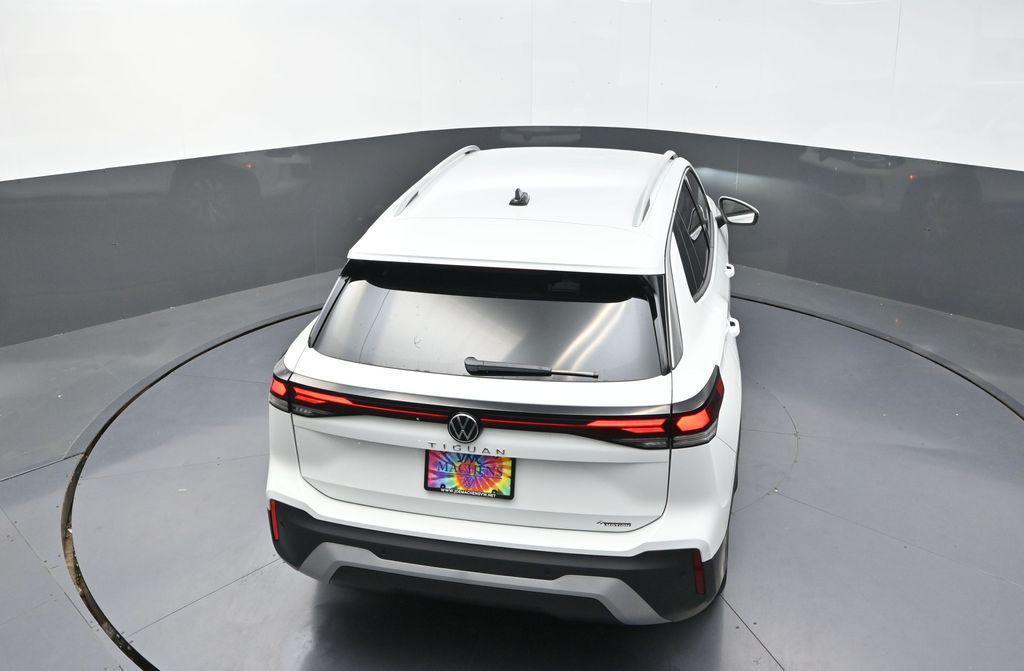 new 2025 Volkswagen Tiguan car, priced at $32,271