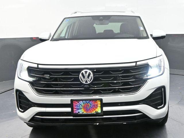 new 2025 Volkswagen Atlas car, priced at $52,175