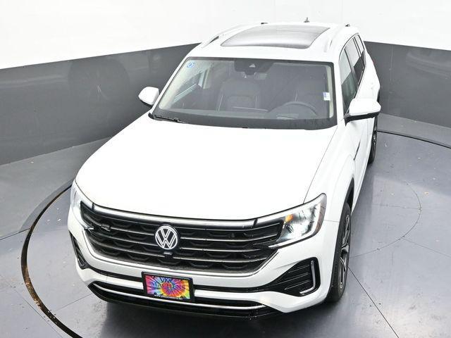 new 2025 Volkswagen Atlas car, priced at $52,175