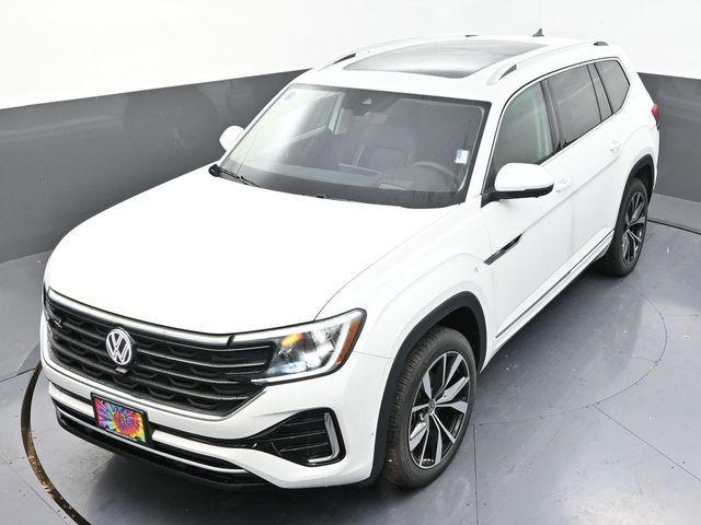 new 2025 Volkswagen Atlas car, priced at $52,175