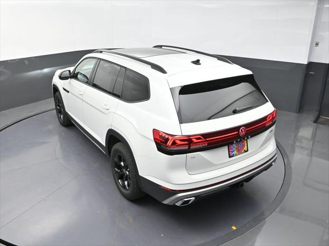 new 2025 Volkswagen Atlas car, priced at $46,577
