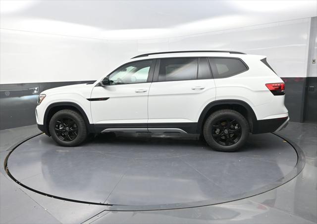 new 2025 Volkswagen Atlas car, priced at $46,577